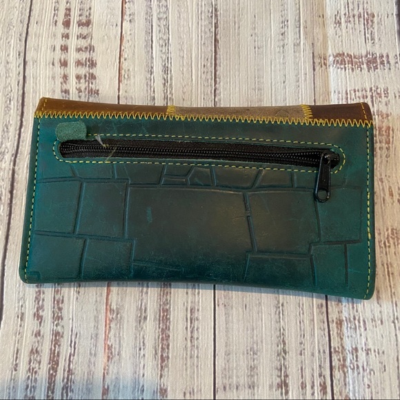 Peru Leather Trifold Wallet. Great Used Condition. - Picture 16 of 16